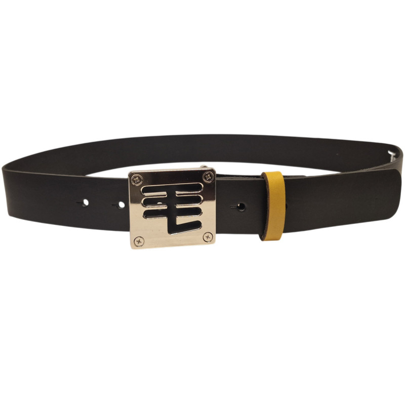 Ceinture ferrari spirit, Tucker